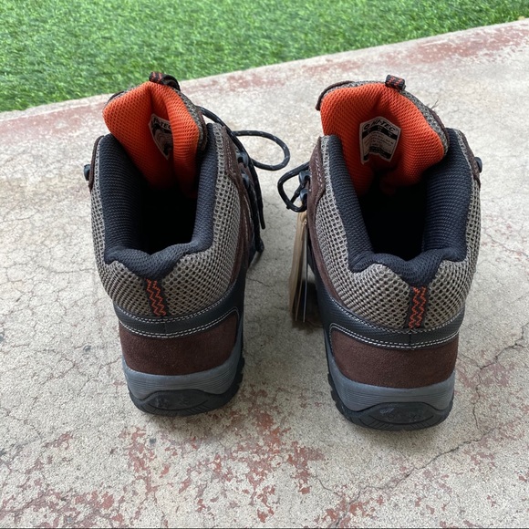 Hi Tec- Vibram- ishield *NEW* Hiking Boots - Picture 4 of 7